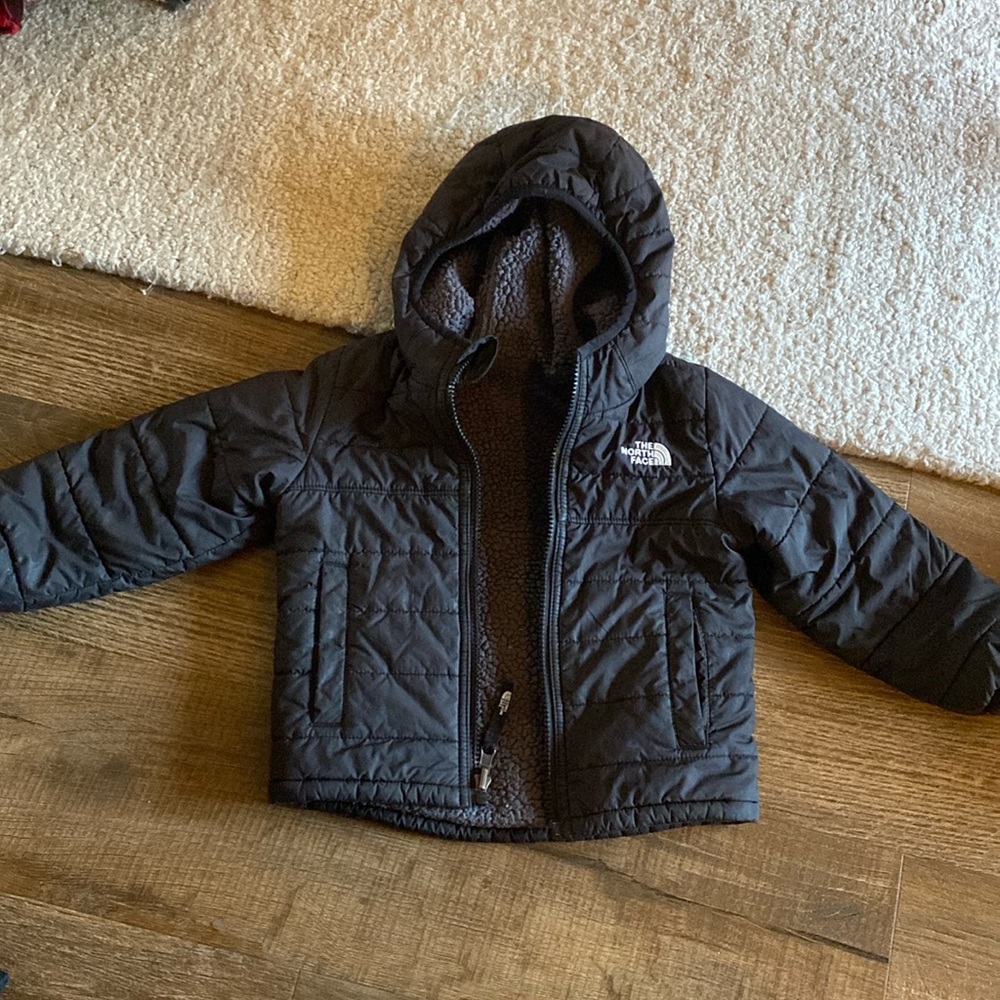 3T reversible black north face jacket
